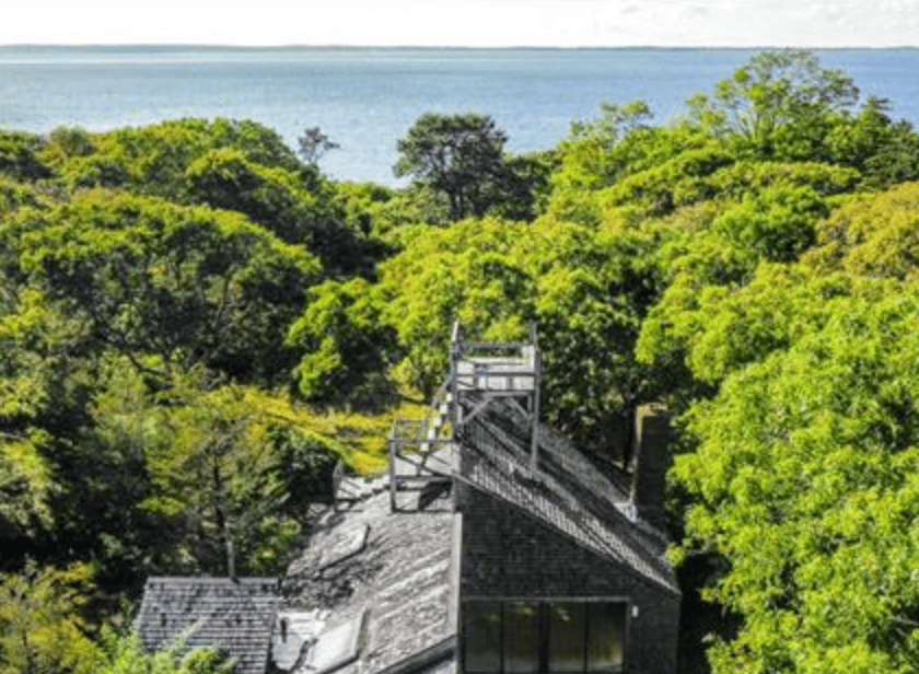 26 Chappaquiddick Ave