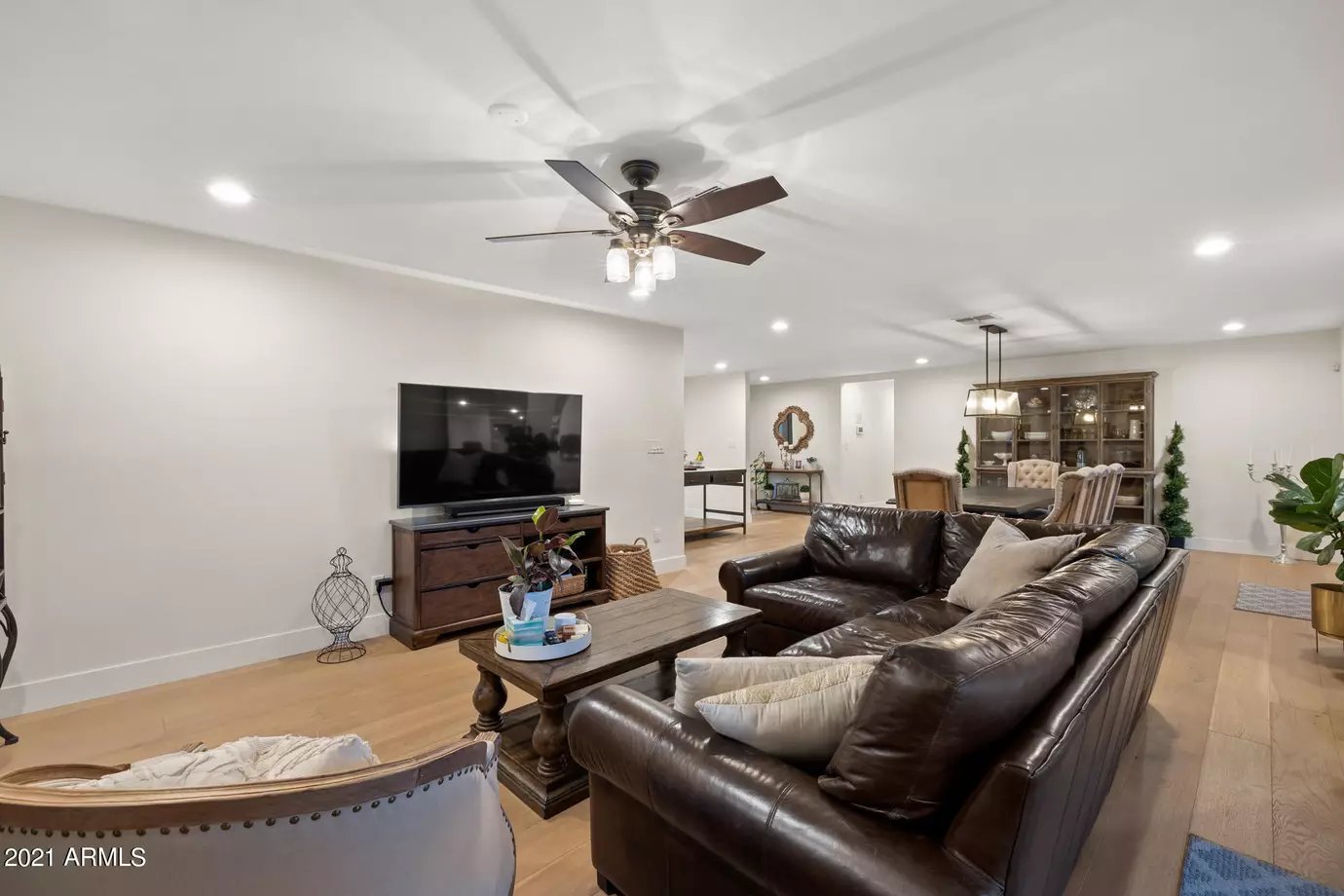 8633 E Montecito Ave