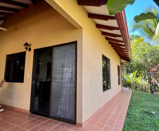 Peaceful 2-Bedroom Home in a Lush Garden in Ojochal