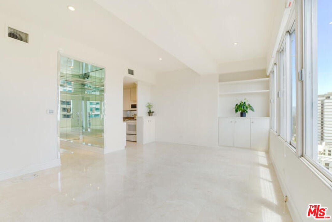 10501 Wilshire Blvd #1906