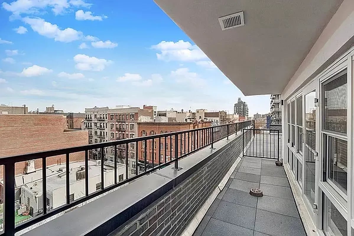 364 Bedford Ave 4G