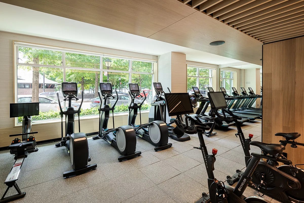 20 River Terrace Unit: 14M