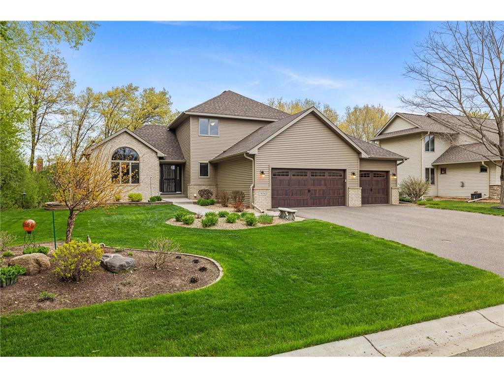 7876 17TH ST N. Oakdale, MN 55128
