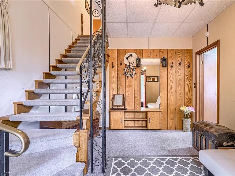 1668 Beaumont Dr