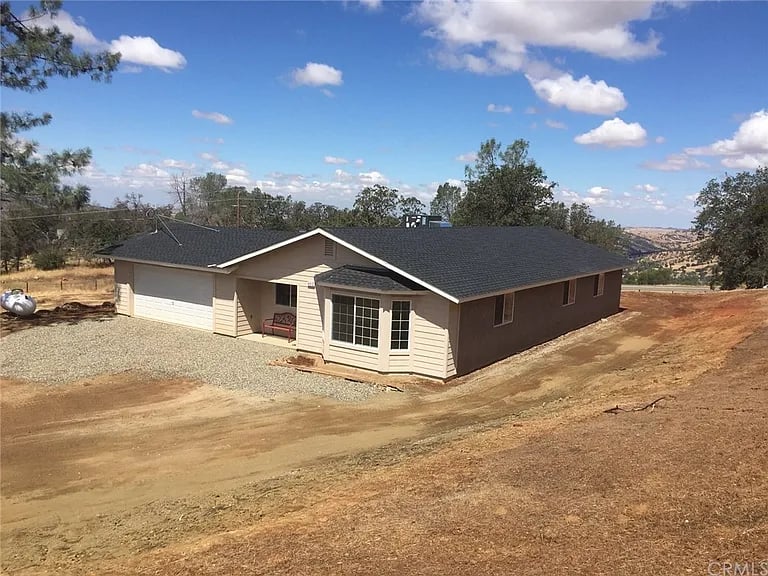 4912 Tanager Ln