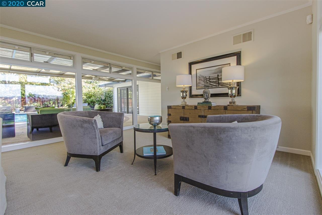 3258 Judith Ln
