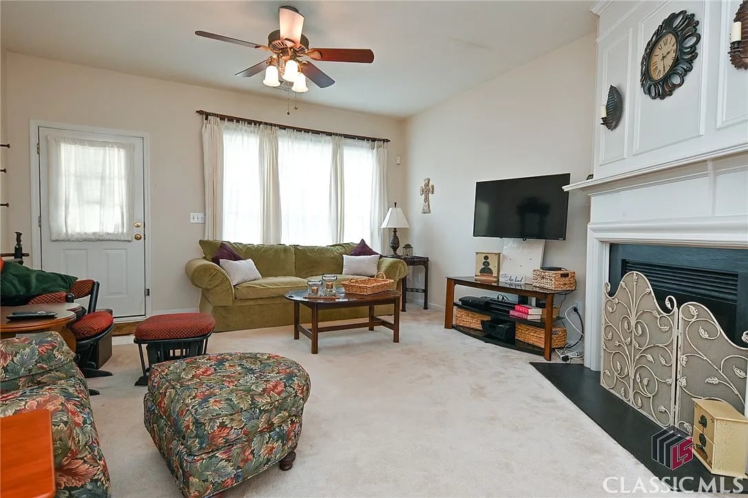 2743 Regent Walk Dr