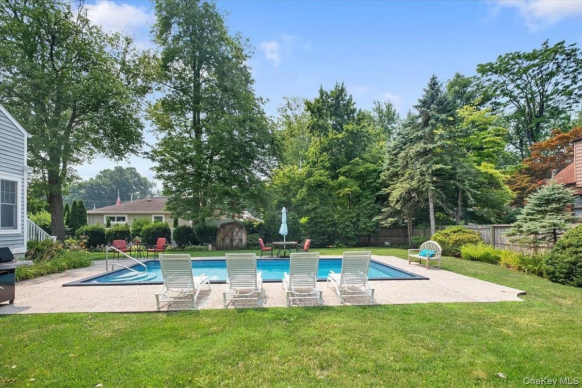 651 Secor Rd