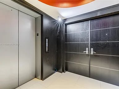 17001 Collins Ave # 2508