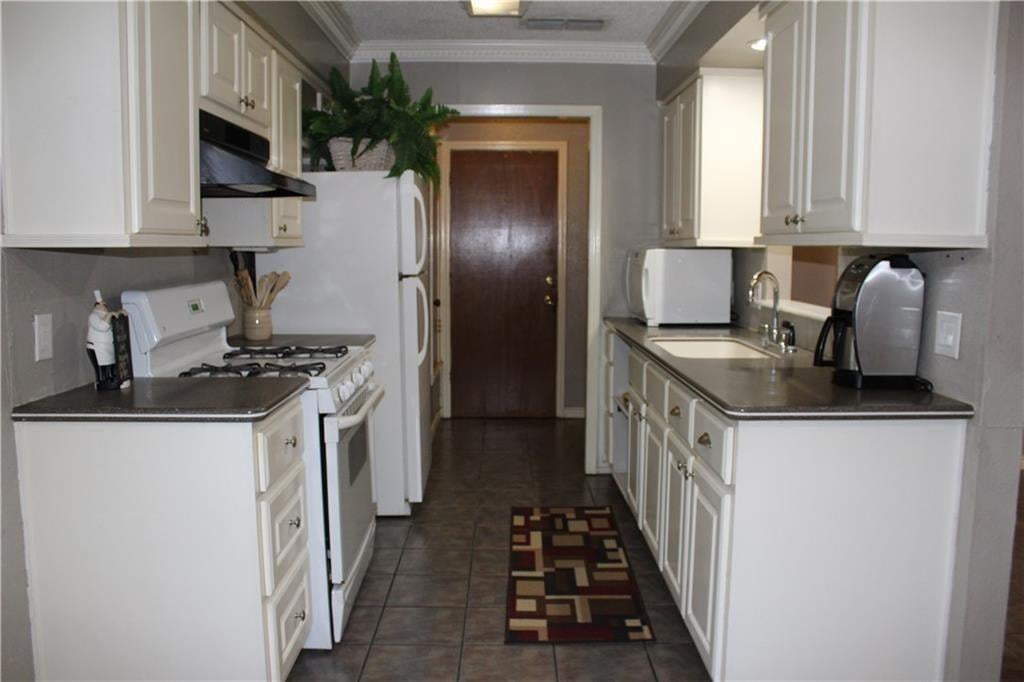 Vaulted Ceilings, Cozy Fireplace & No Carpet | Charming Round Rock 1-Story