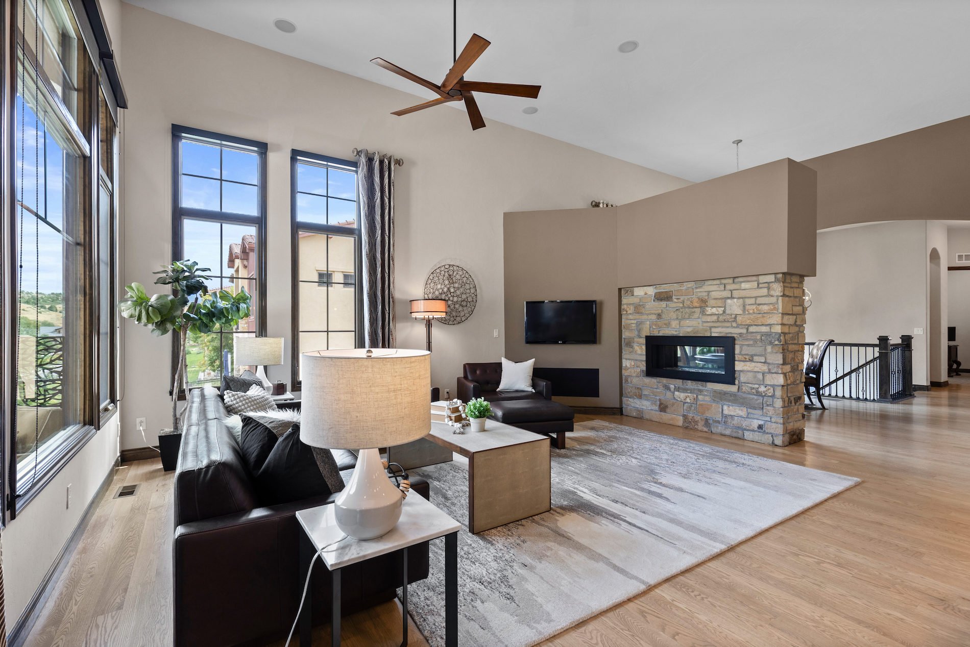 8122 Raphael Lane