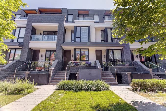 287 Roxton Rd