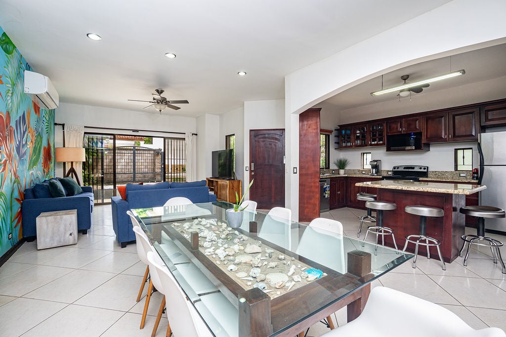 Casa Reye | Stunning 3-Bedroom Beach Home with Rooftop Ocean Views and Private Pool in Surfside, Playa Potrero