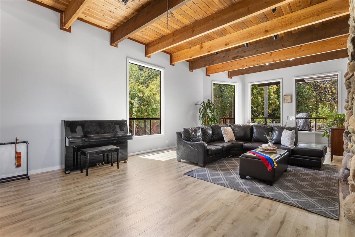 14275 Saratoga Avenue, Saratoga
