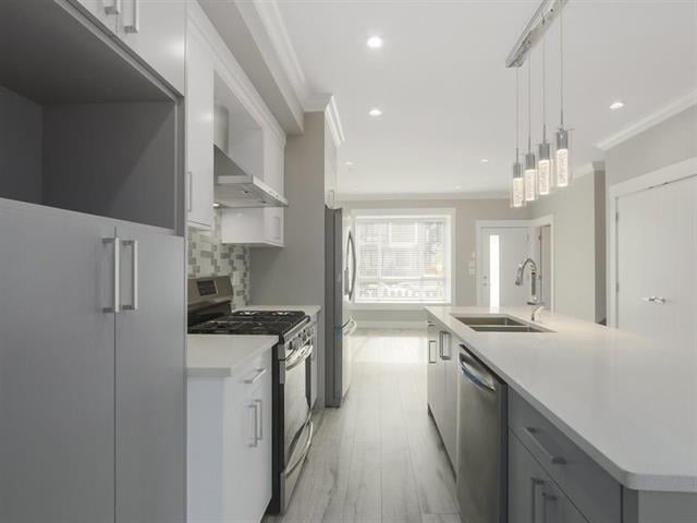 20495 86 Ave