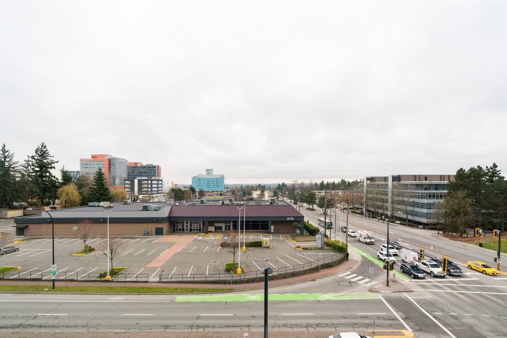 13615 Fraser Hwy, #402
