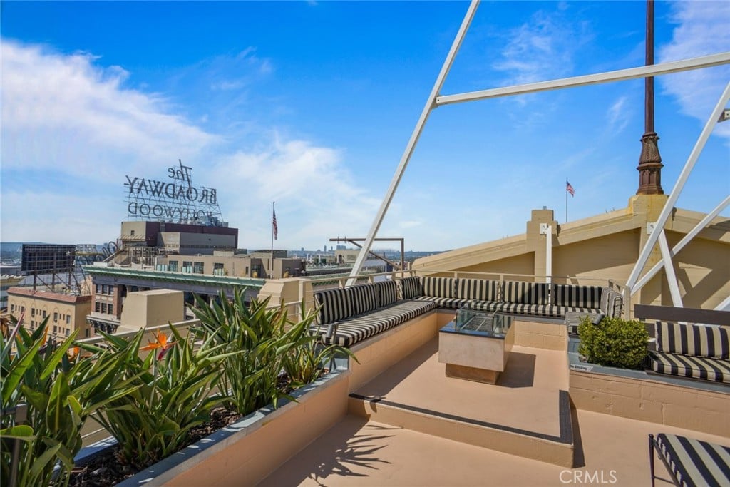 6253 Hollywood Blvd, #309