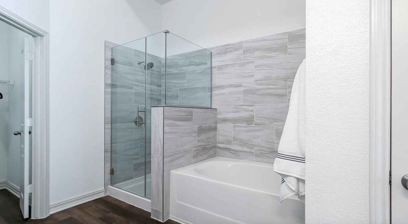 Apply today and enjoy 8 weeks free PLUS an additional $1500 Look & Lease Special