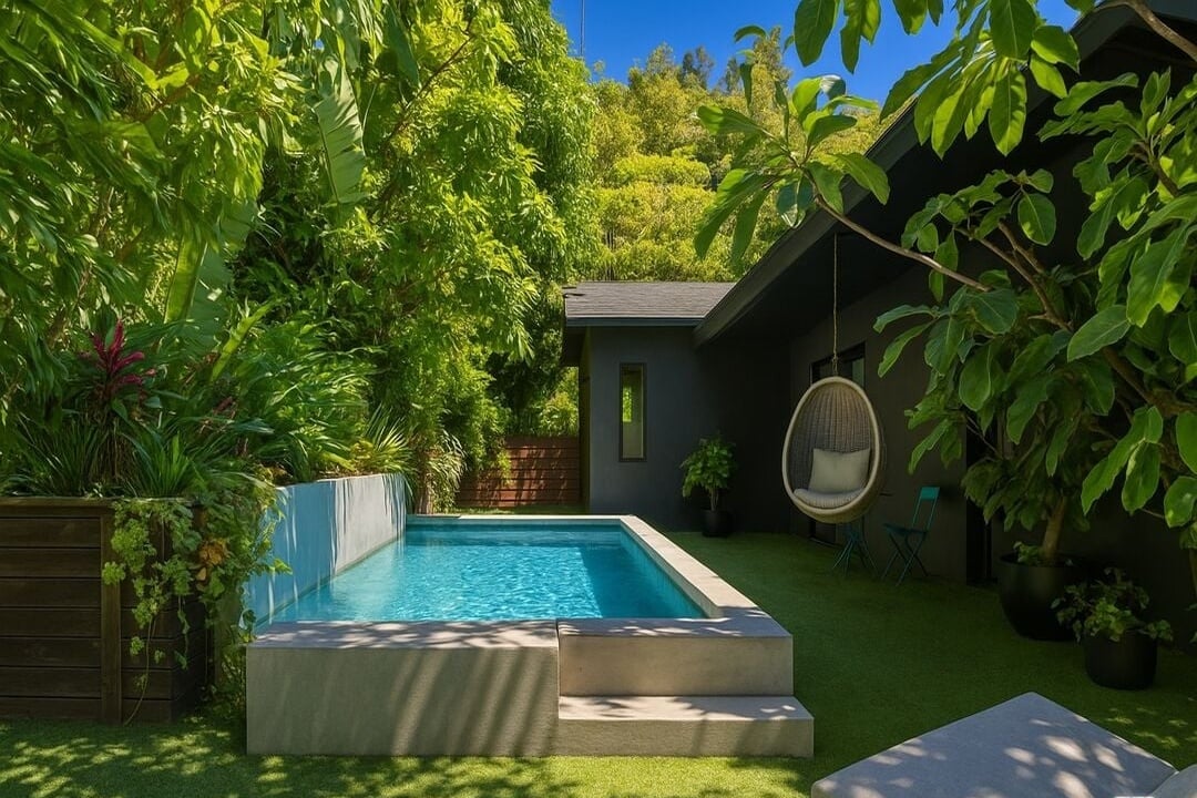 Halo Crest, Queens Rd, 90069