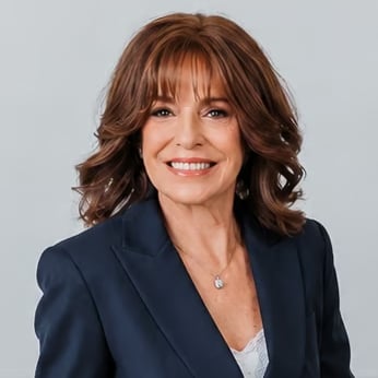 Fran Mazer Woodbury, NY Real Estate Agent Headshot