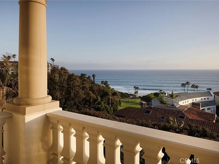 71 Ritz Cove