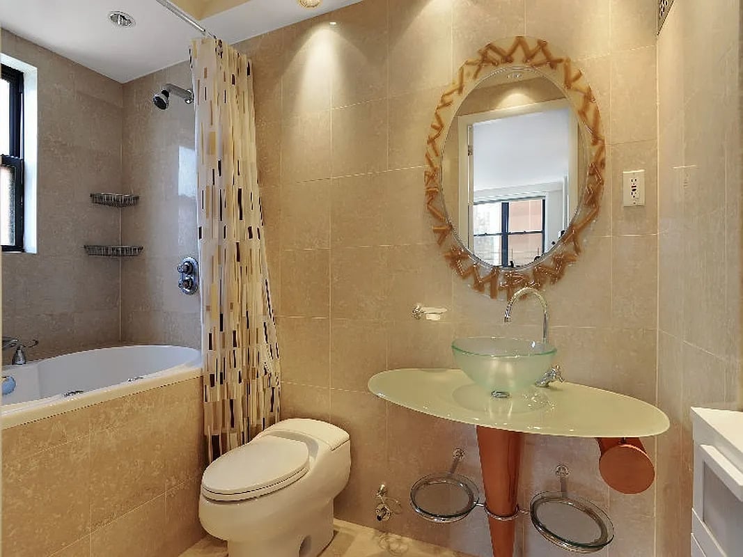 201 East 28th Street #12J