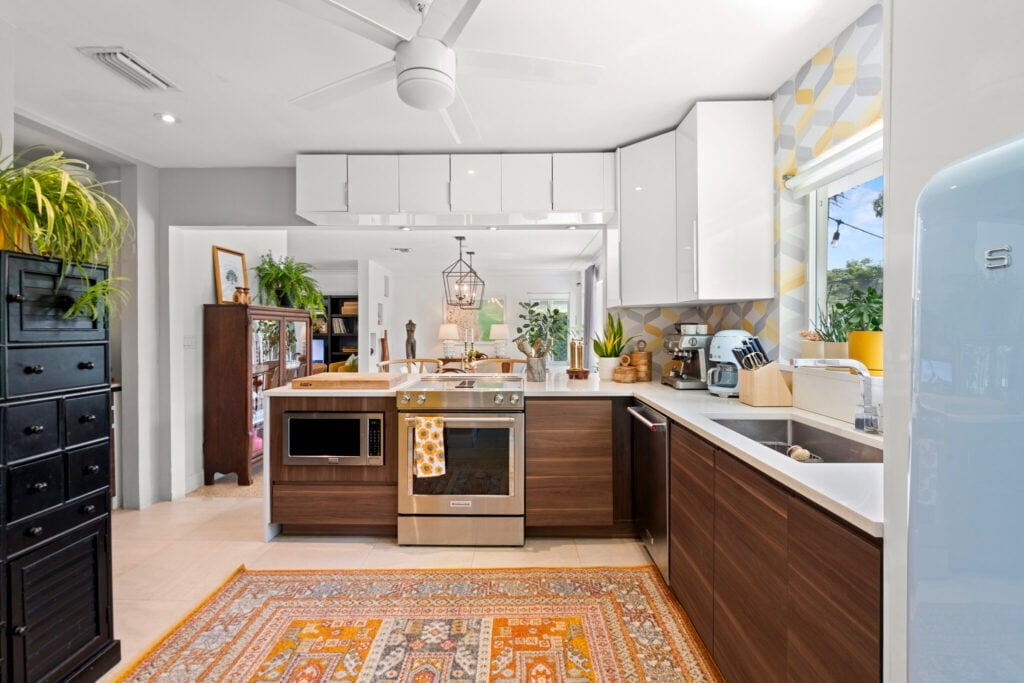 Miami Shores Stunner Lists by Daniel Falcon