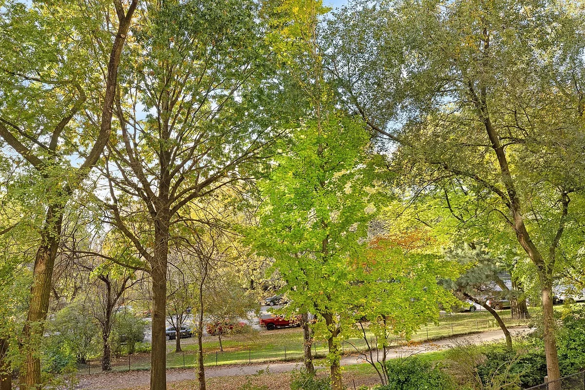 270 Riverside Dr, #2C