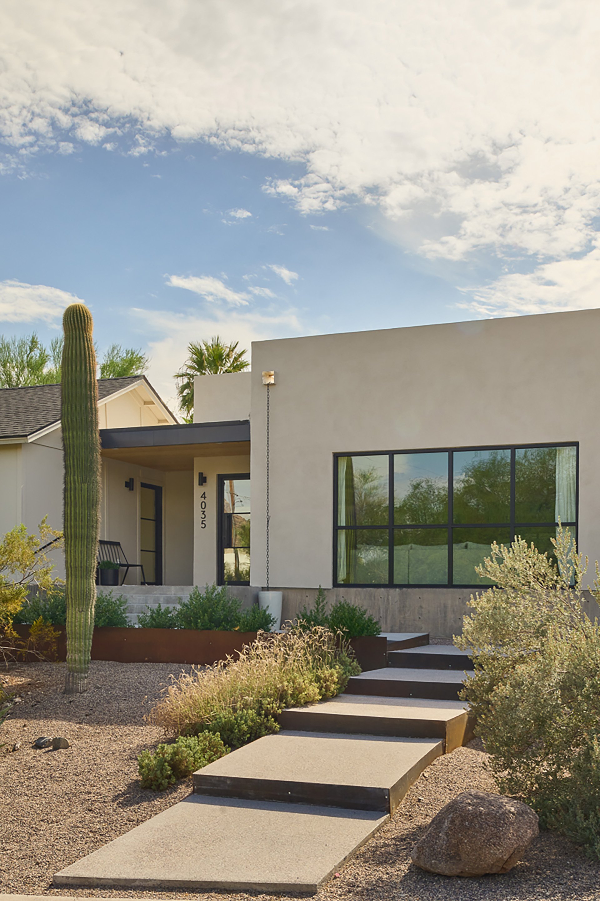 4035 E MCDONALD Drive