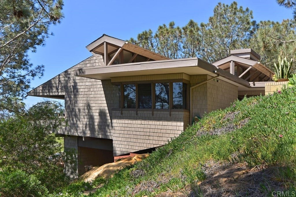 342 Pine Needles Dr