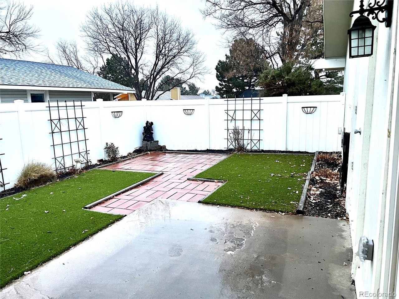 24 Scott Dr