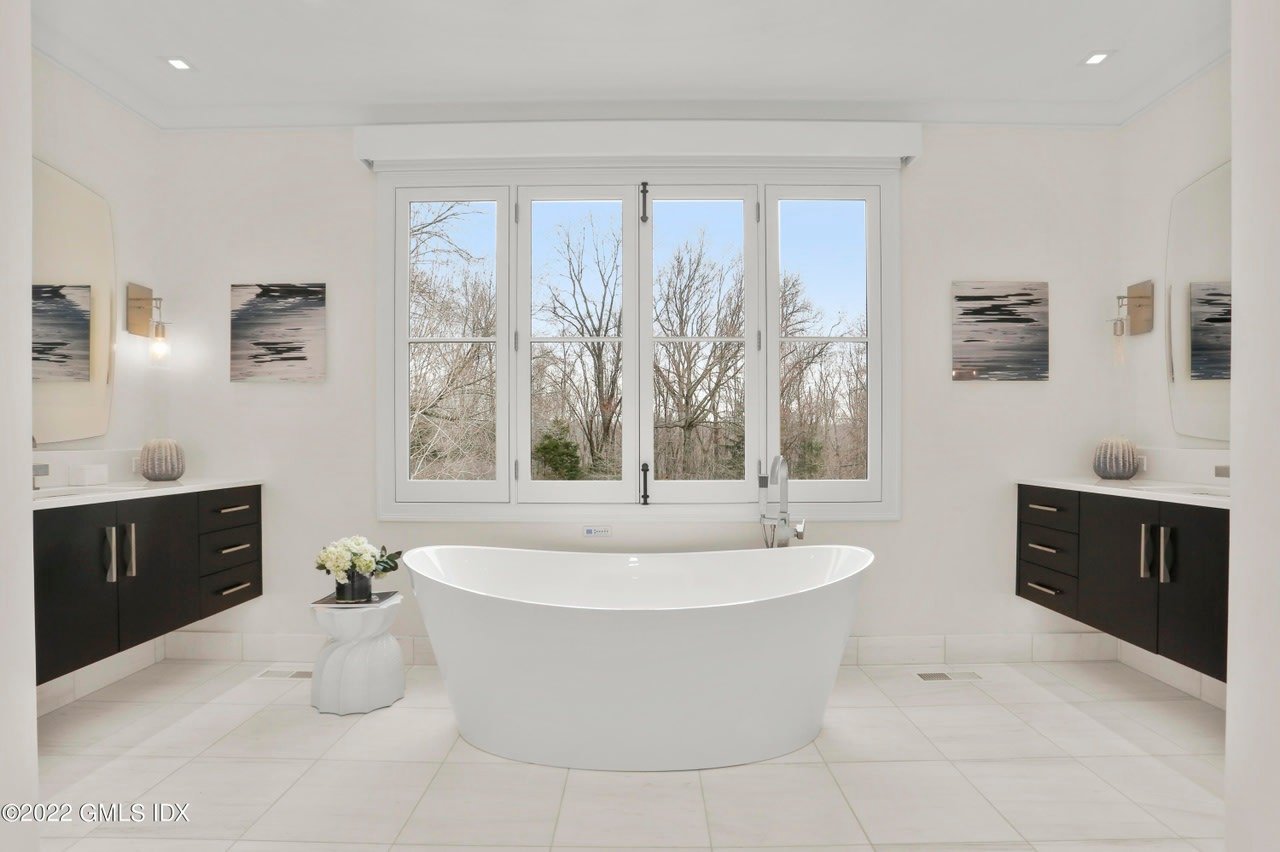 15 Bayberry Ln