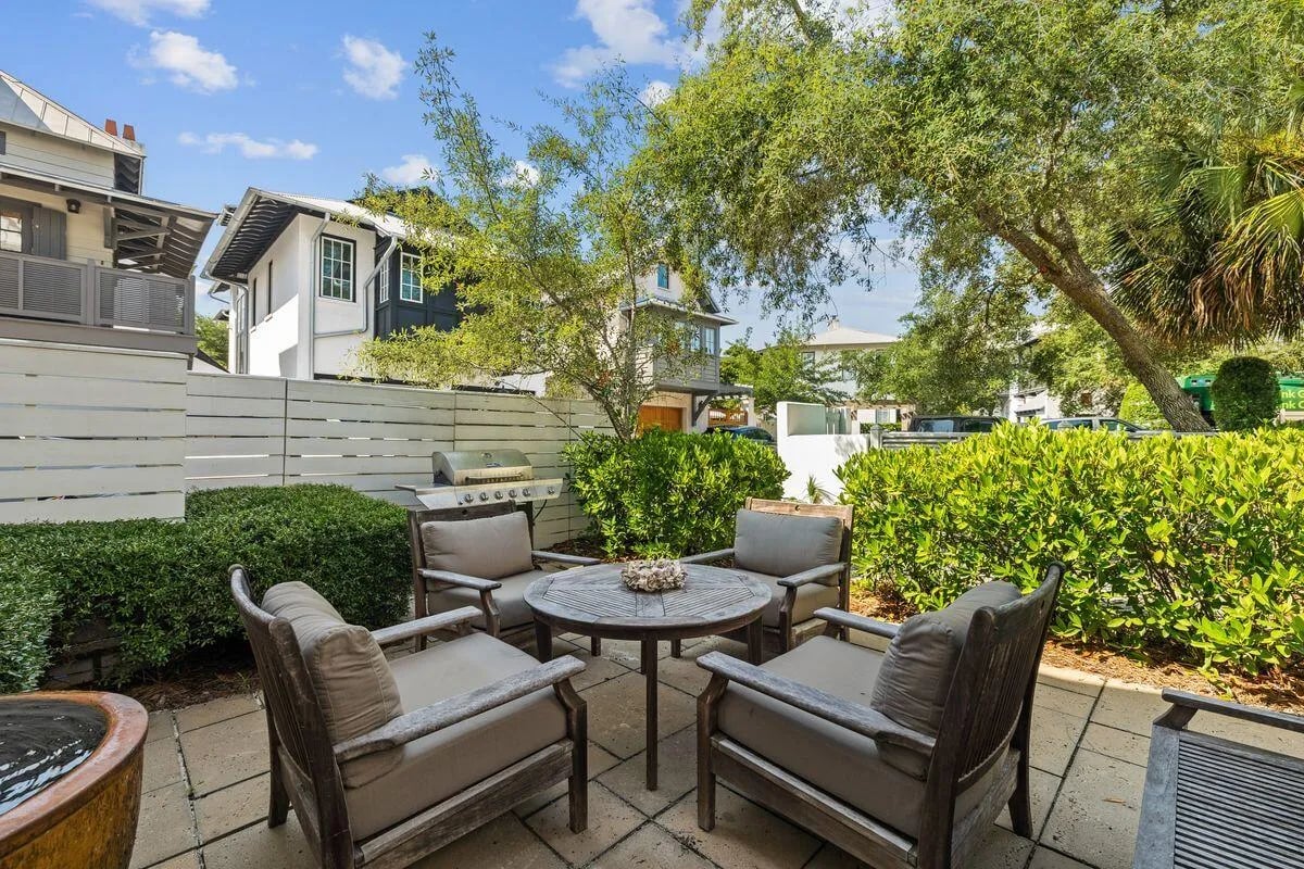 16 Trimingham Ln