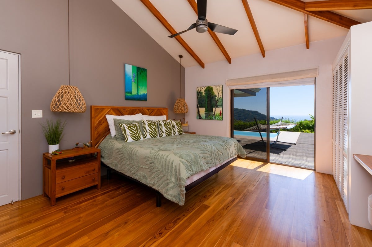  3 Bedroom Stunning Luxury Home Featuring Sweeping Valley & Ocean Views, 5.67 ACRES 