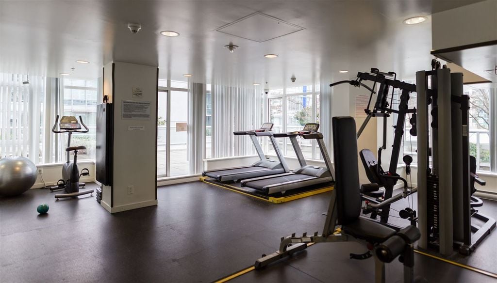 480 Robson St, #1405