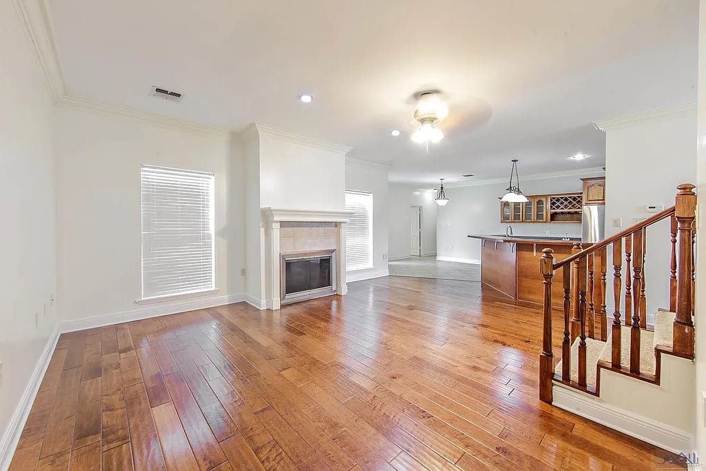 204 Tulip Dr