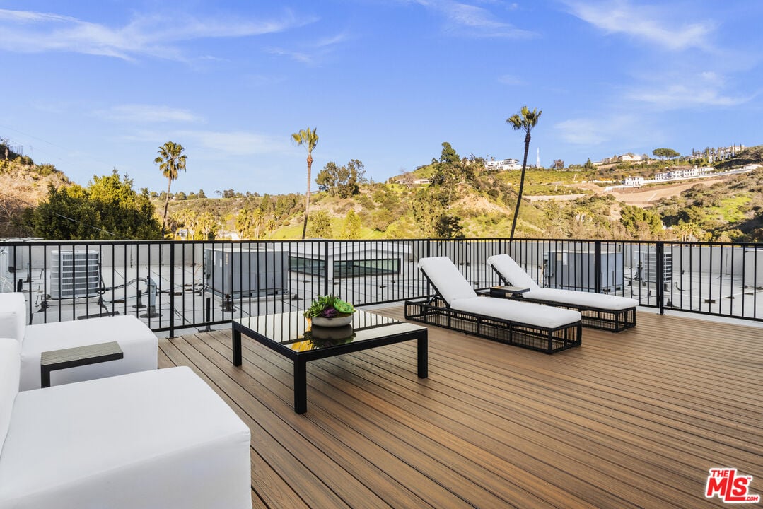  9586 Shirley Ln