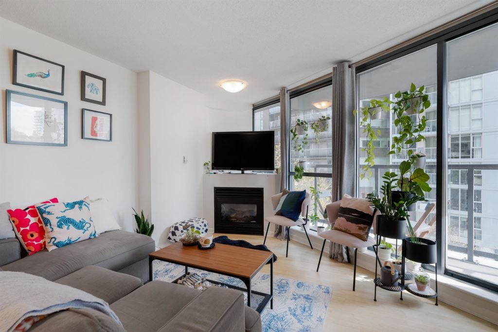 501 Pacific St, #402