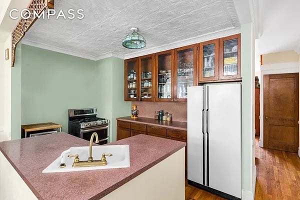 94 Guernsey St