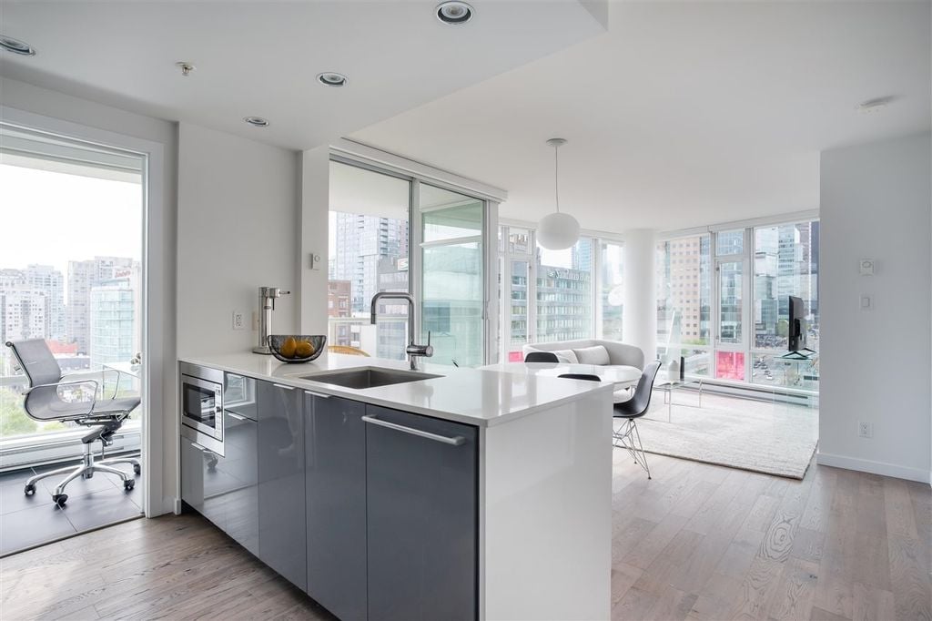 161 W Georgia St, #1508