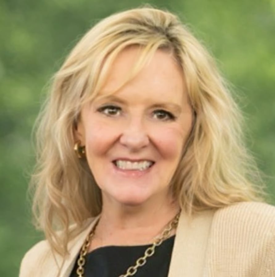 Sandi Weaver Del Mar, CA Real Estate Agent Headshot