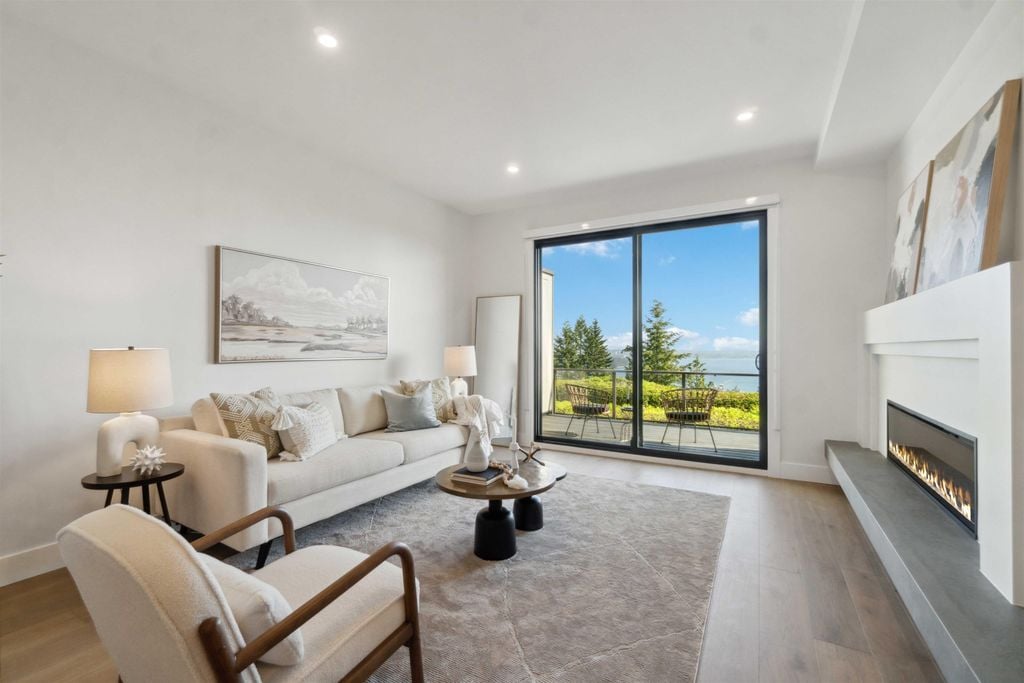 2206 Folkestone Way, #9