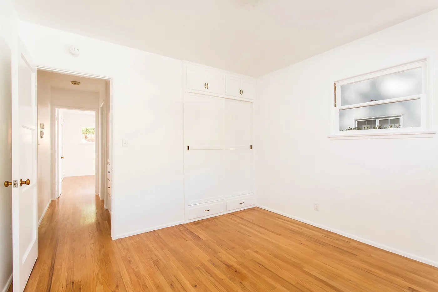 1950's Califonia Living in Prestigious Chevy Chase