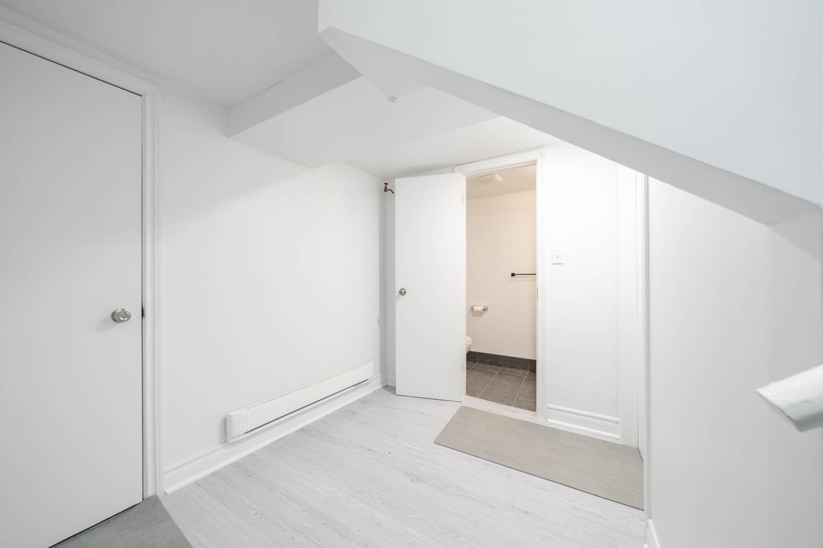 2657 Yonge St Main 