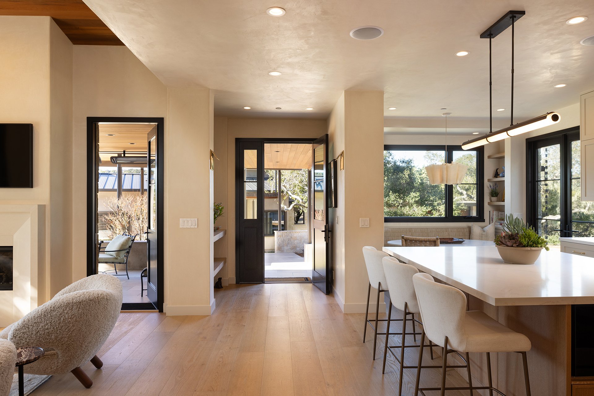 Este Canada | A Tehama Compound
