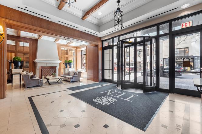 10 E Delaware St, #12D