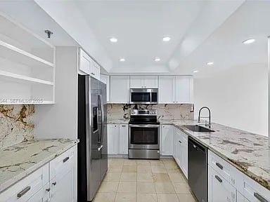 520 Brickell Key Dr #A604