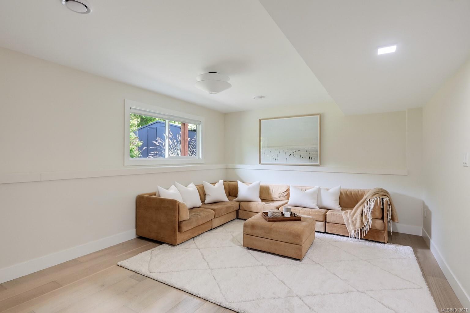 2091 Stonehewer Pl