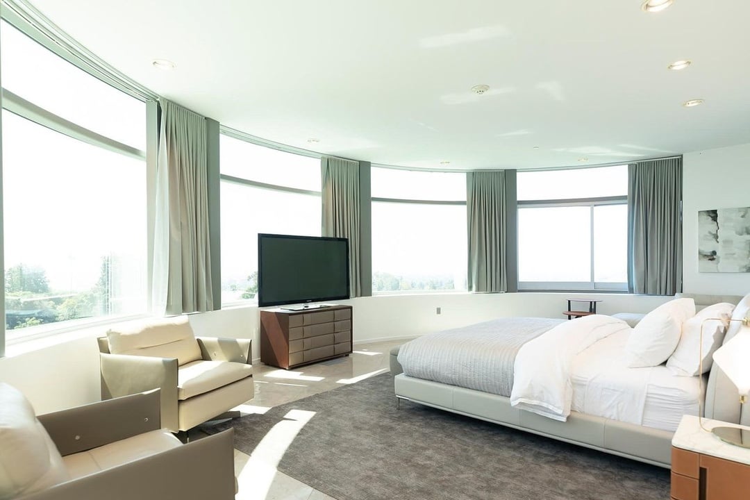 Estate Opulent