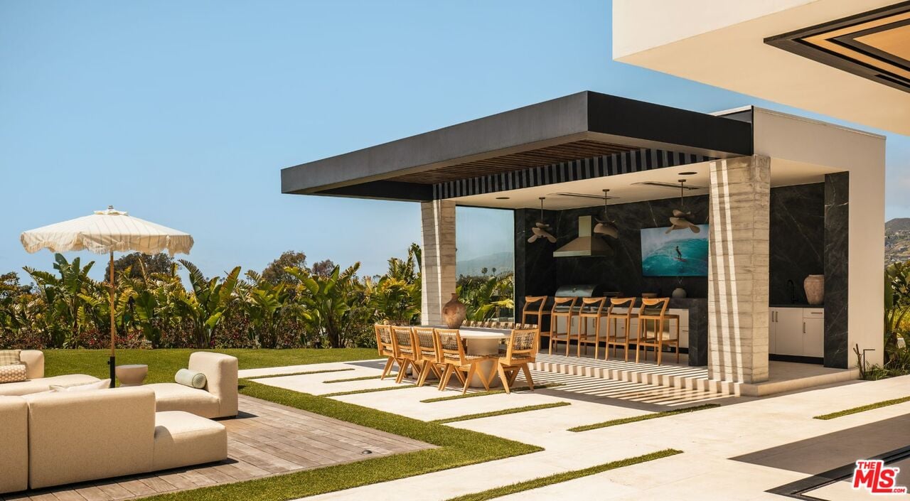 Skyreach Manor, Dume Dr, 90265